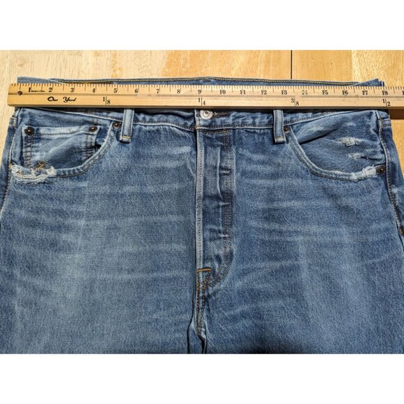 LEVIS 501 Button Fly distressed pockets‎ Mens Jeans sz 36 32 - Picture 13 of 16